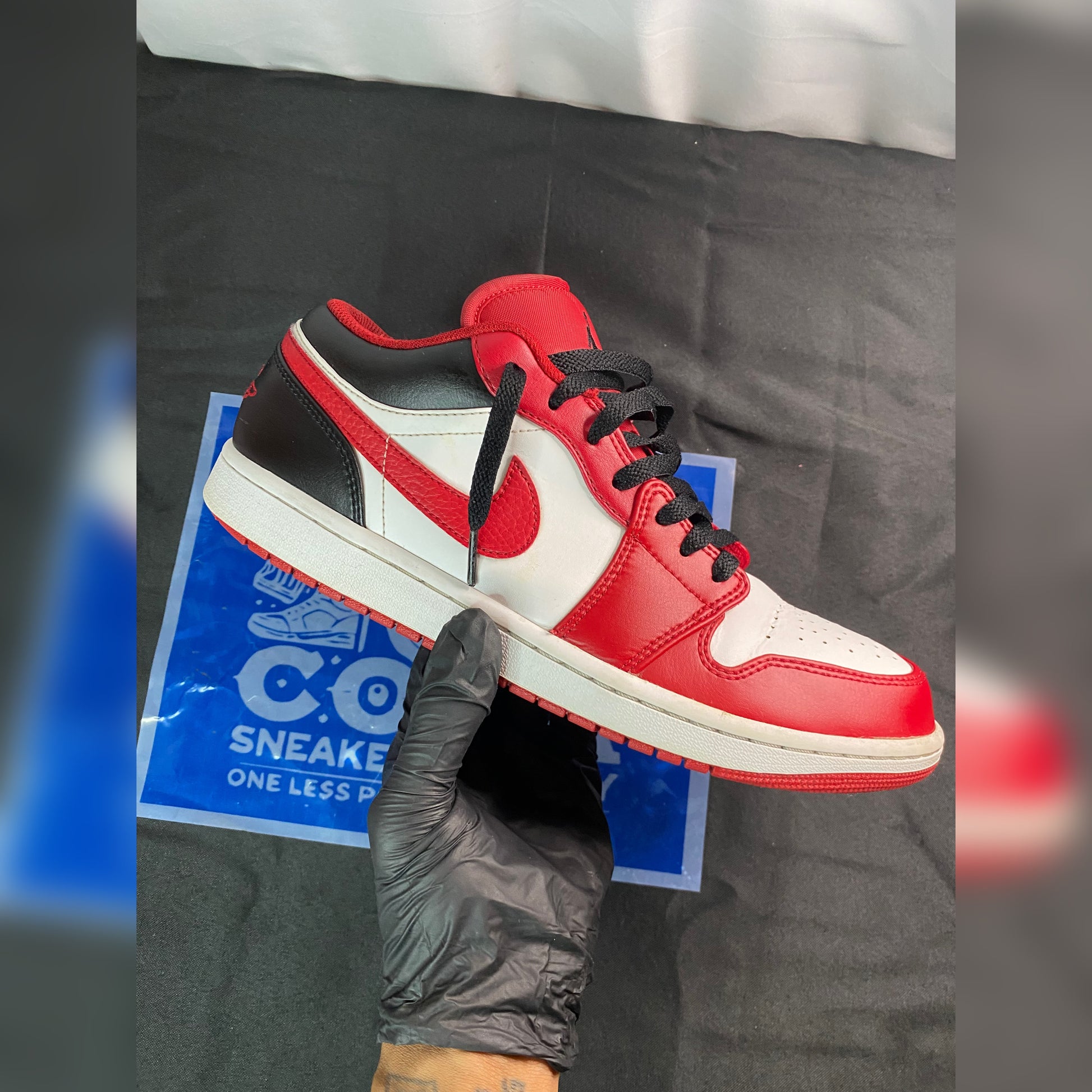 Air Jordan 1 Low 'Reverse Black Toe' Size 10.5